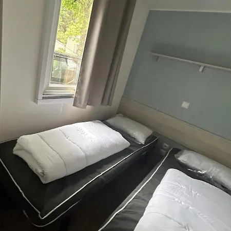 Apartment La Reserve 4 Etoiles Emplacement 445b 3ch 1sdb 8 Personnes