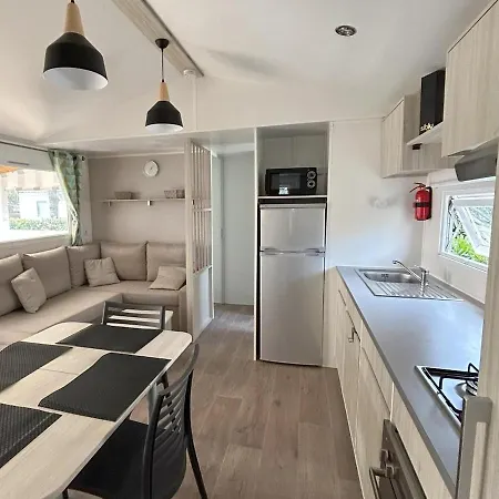 Apartment La Reserve 4 Etoiles Emplacement 445b 3ch 1sdb 8 Personnes *